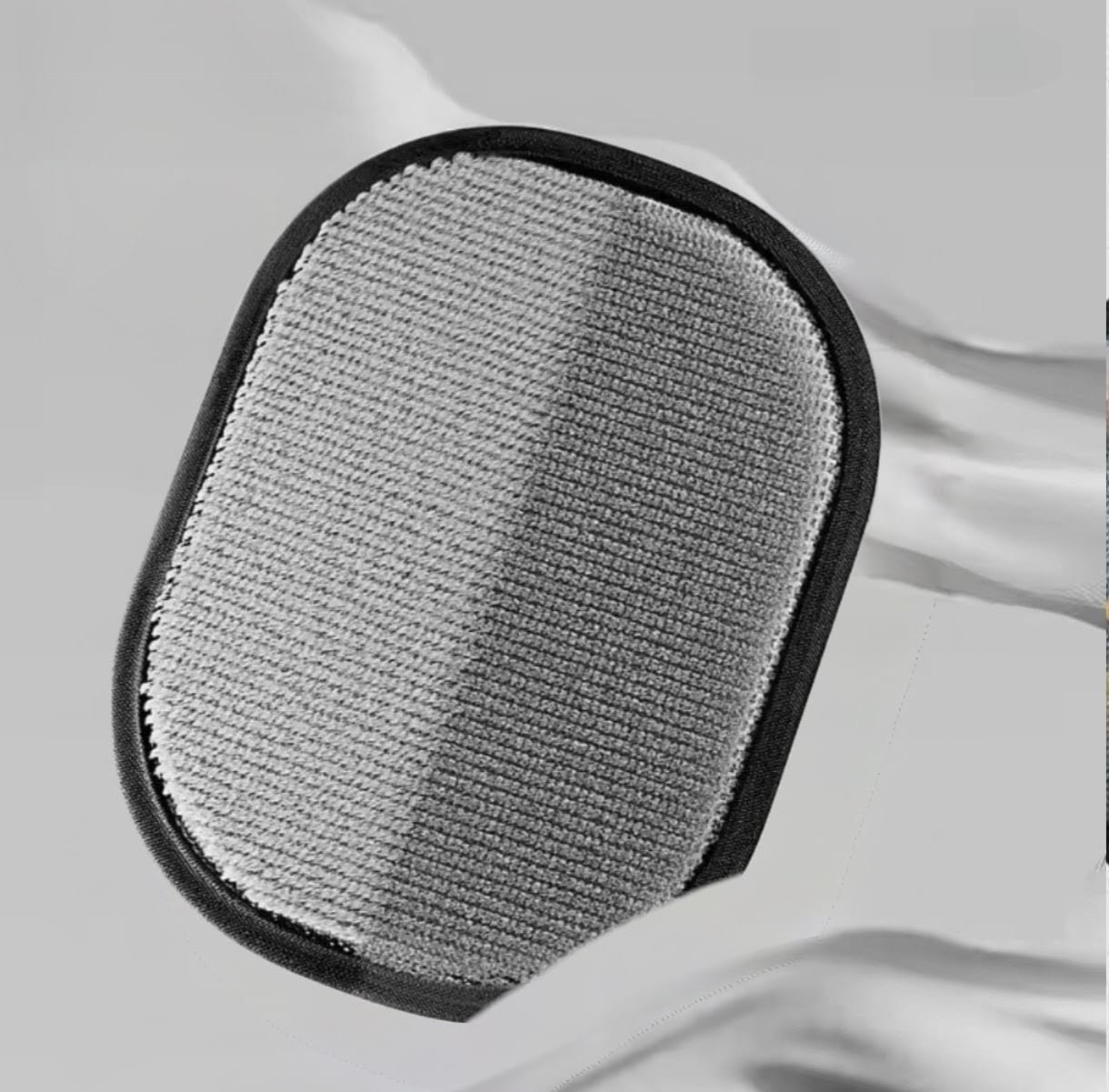 כפפת GADGPET – הפתרון לפרווה בכל מקום!